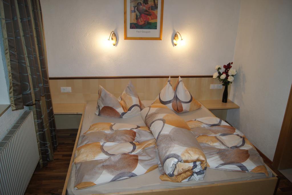 Familienferienhaus Florentine レンゲンフェルト エクステリア 写真